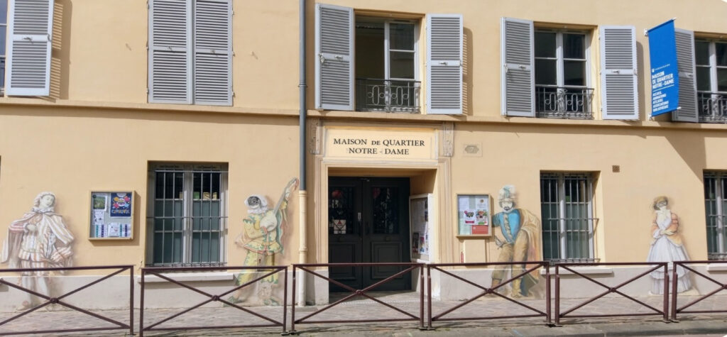 Maison de Quartier Notre Dame, rue Sainte Sophie à Versailles Le Web Senior